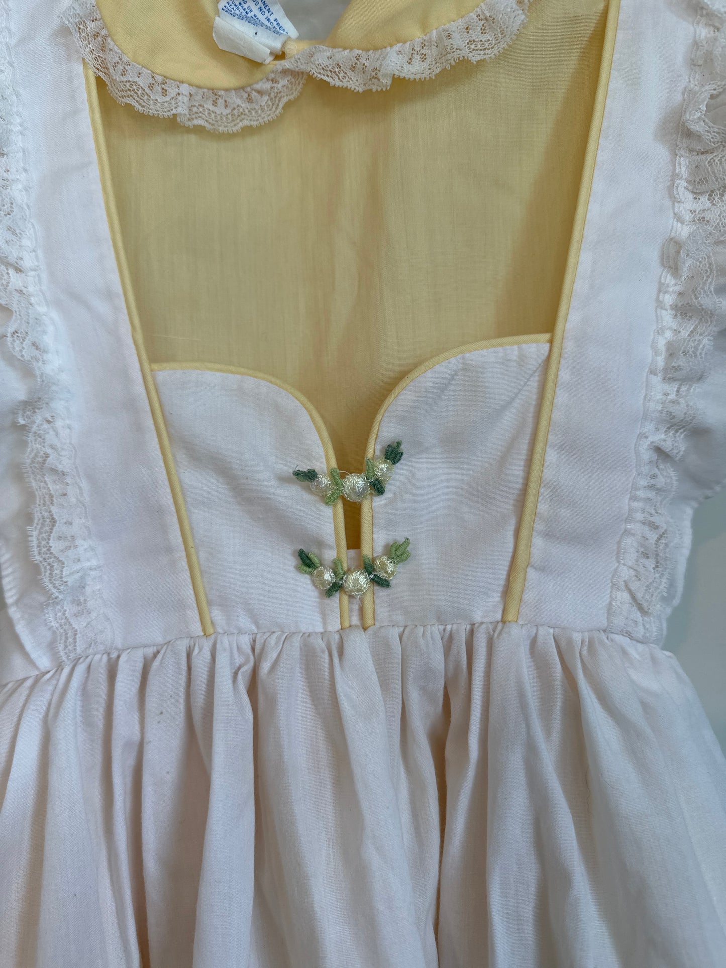 Vintage dress tag says 4 but fits like 2-4