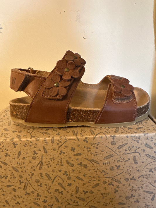 Wheatkids cognac leather flower  sandal