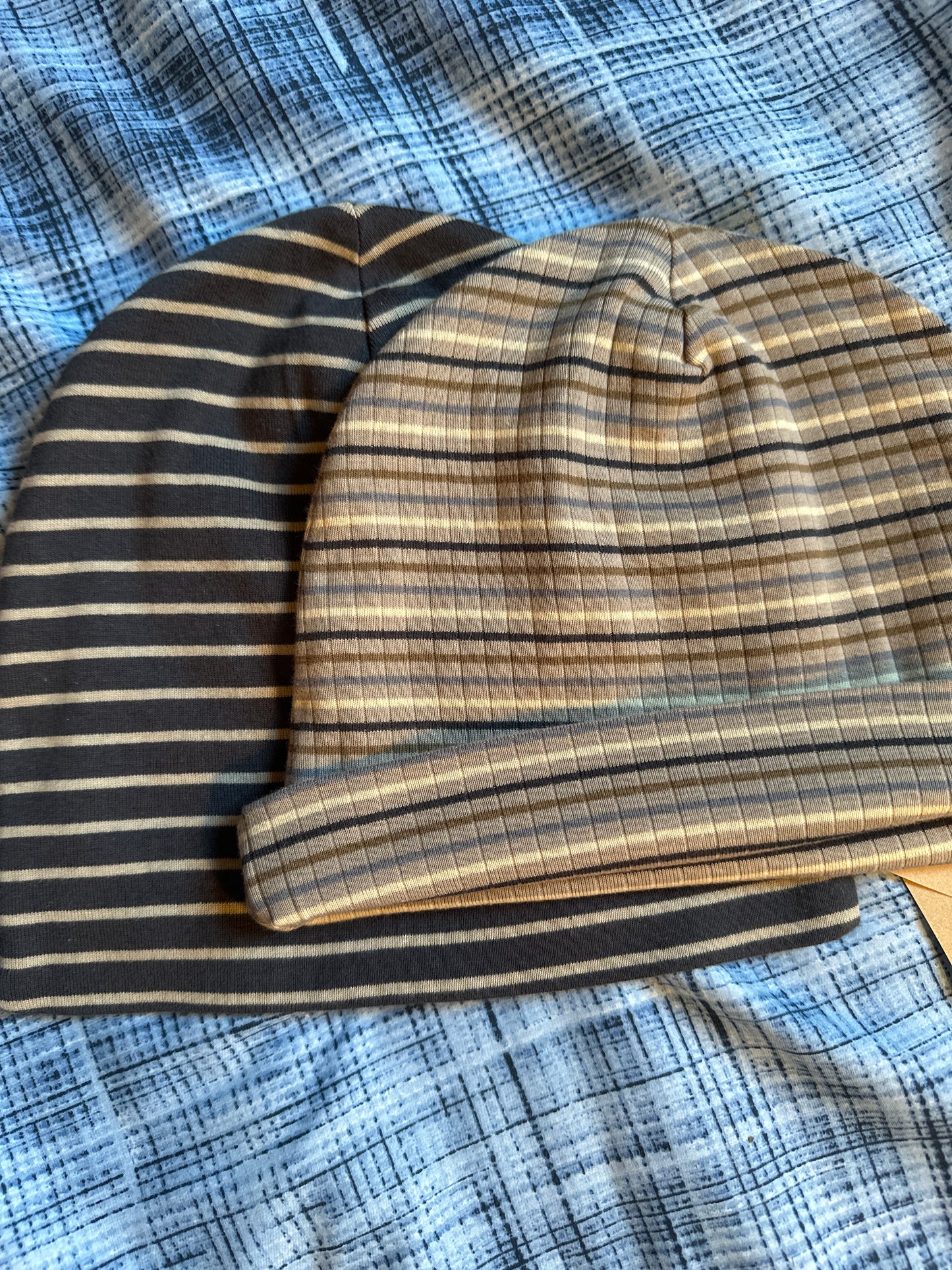 Set Wheat beanies 10-12 year