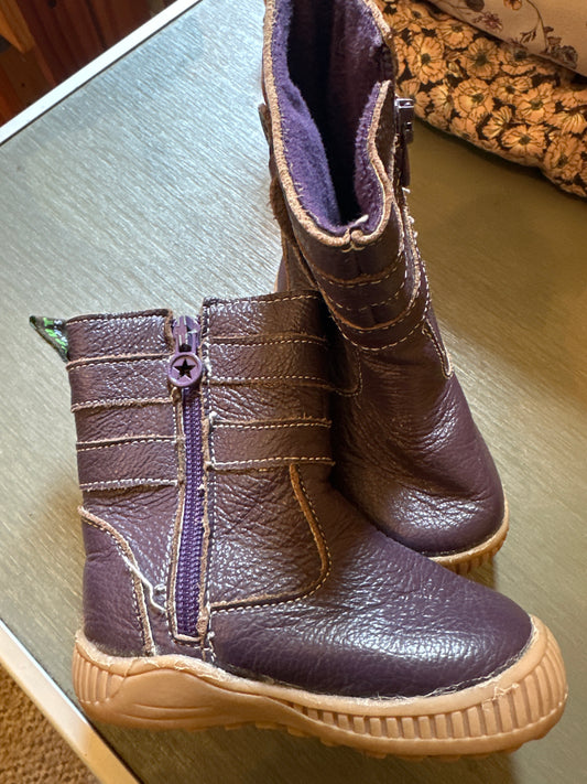 size 6 outbacks leather