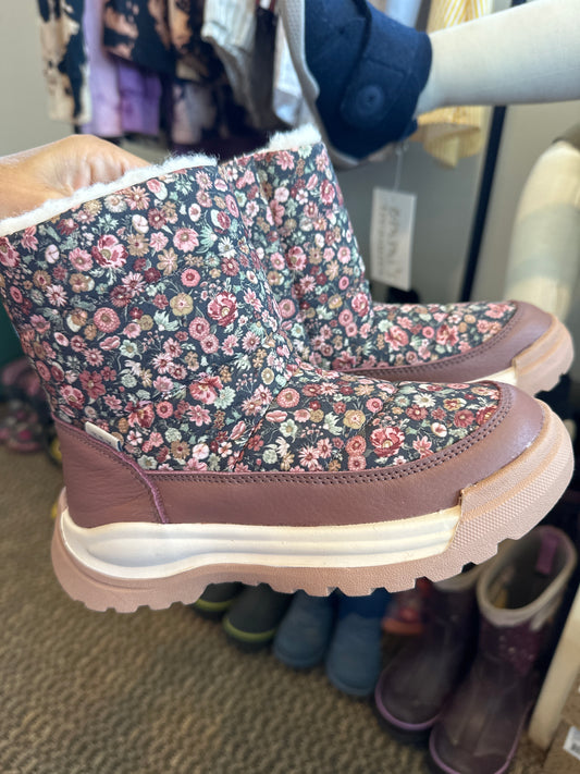 Wheat winter boots  EU size 31