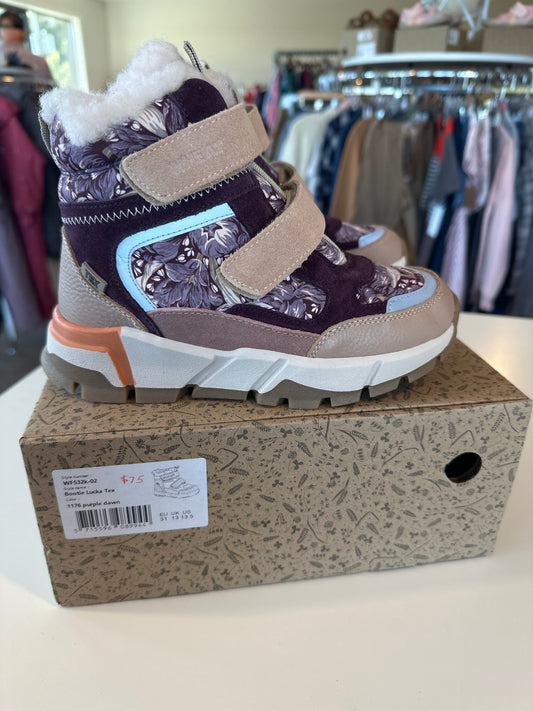 Wheat winter boots  us size 13.5